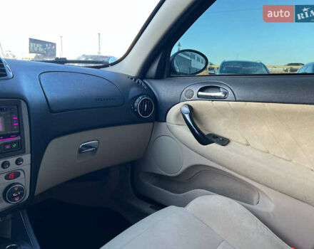 Чорний Альфа Ромео 147, об'ємом двигуна 2 л та пробігом 180 тис. км за 4690 $, фото 29 на Automoto.ua