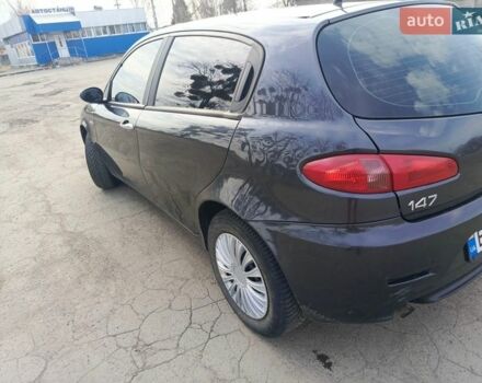 Черный Альфа Ромео 147, объемом двигателя 1.6 л и пробегом 240 тыс. км за 2900 $, фото 7 на Automoto.ua