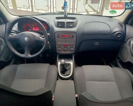 Черный Альфа Ромео 147, объемом двигателя 1.6 л и пробегом 240 тыс. км за 2950 $, фото 26 на Automoto.ua