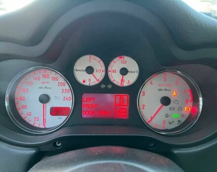 Чорний Альфа Ромео 147, об'ємом двигуна 2 л та пробігом 180 тис. км за 4690 $, фото 15 на Automoto.ua