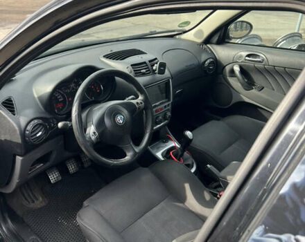 Чорний Альфа Ромео 147, об'ємом двигуна 1.6 л та пробігом 180 тис. км за 5100 $, фото 7 на Automoto.ua