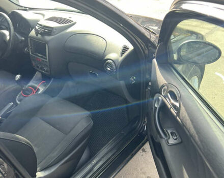 Чорний Альфа Ромео 147, об'ємом двигуна 1.6 л та пробігом 180 тис. км за 5100 $, фото 3 на Automoto.ua