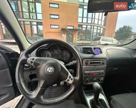 Чорний Альфа Ромео 147, об'ємом двигуна 1.6 л та пробігом 305 тис. км за 3900 $, фото 24 на Automoto.ua