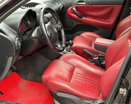 Черный Альфа Ромео 147, объемом двигателя 2 л и пробегом 163 тыс. км за 5990 $, фото 7 на Automoto.ua