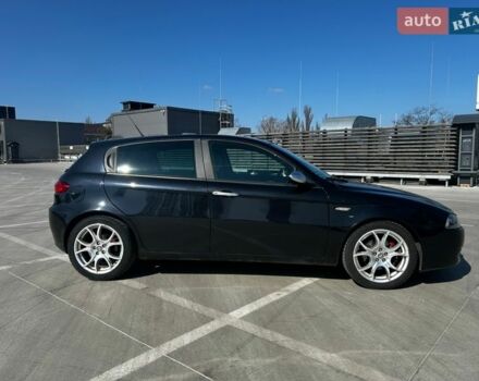 Черный Альфа Ромео 147, объемом двигателя 1.6 л и пробегом 170 тыс. км за 4500 $, фото 1 на Automoto.ua