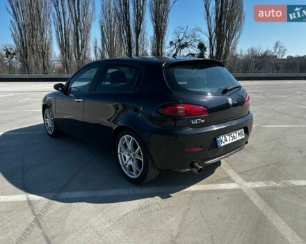 Черный Альфа Ромео 147, объемом двигателя 1.6 л и пробегом 170 тыс. км за 4500 $, фото 5 на Automoto.ua