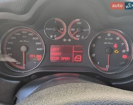 Черный Альфа Ромео 147, объемом двигателя 1.6 л и пробегом 194 тыс. км за 5400 $, фото 1 на Automoto.ua