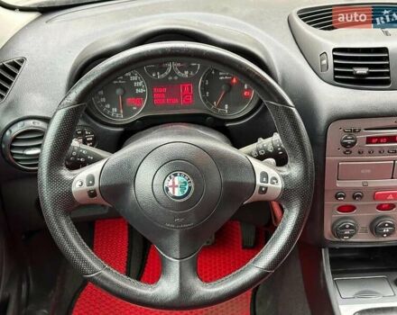 Черный Альфа Ромео 147, объемом двигателя 2 л и пробегом 163 тыс. км за 5990 $, фото 16 на Automoto.ua