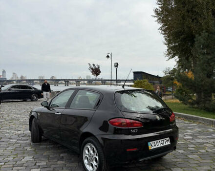 Черный Альфа Ромео 147, объемом двигателя 1.6 л и пробегом 138 тыс. км за 5800 $, фото 1 на Automoto.ua