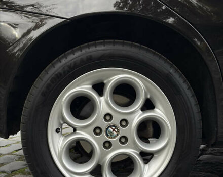 Черный Альфа Ромео 147, объемом двигателя 1.6 л и пробегом 138 тыс. км за 5800 $, фото 72 на Automoto.ua