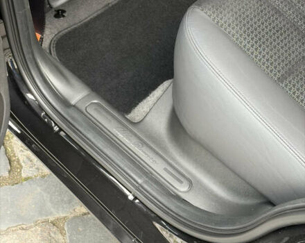 Черный Альфа Ромео 147, объемом двигателя 1.6 л и пробегом 138 тыс. км за 5800 $, фото 42 на Automoto.ua