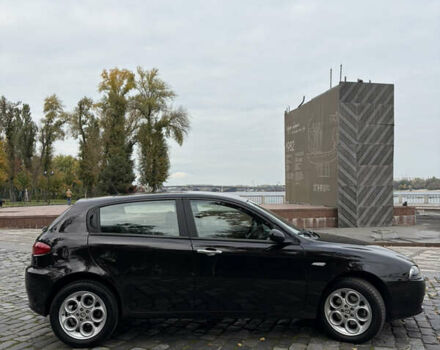 Черный Альфа Ромео 147, объемом двигателя 1.6 л и пробегом 138 тыс. км за 5800 $, фото 7 на Automoto.ua