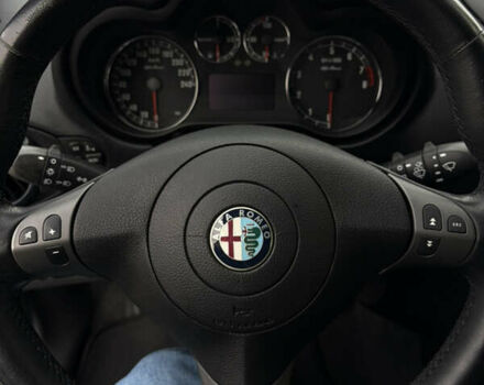 Черный Альфа Ромео 147, объемом двигателя 1.6 л и пробегом 138 тыс. км за 5800 $, фото 139 на Automoto.ua