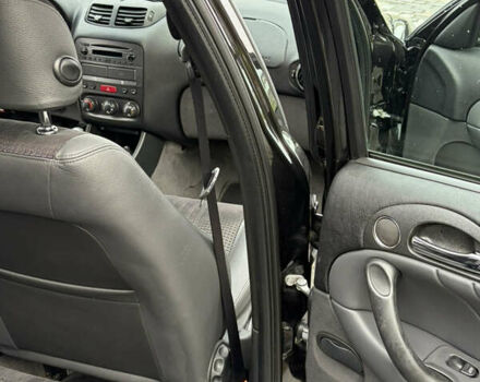 Черный Альфа Ромео 147, объемом двигателя 1.6 л и пробегом 138 тыс. км за 5800 $, фото 62 на Automoto.ua