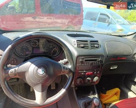 Черный Альфа Ромео 147, объемом двигателя 1.6 л и пробегом 250 тыс. км за 1771 $, фото 7 на Automoto.ua