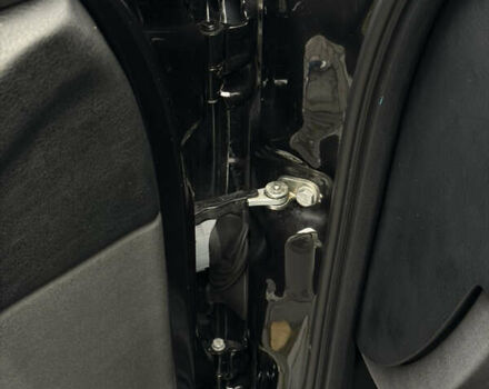 Черный Альфа Ромео 147, объемом двигателя 1.6 л и пробегом 138 тыс. км за 5800 $, фото 95 на Automoto.ua