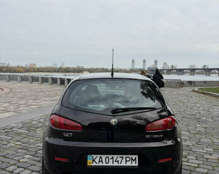 Черный Альфа Ромео 147, объемом двигателя 1.6 л и пробегом 138 тыс. км за 5800 $, фото 6 на Automoto.ua