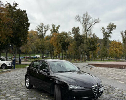 Черный Альфа Ромео 147, объемом двигателя 1.6 л и пробегом 138 тыс. км за 5800 $, фото 3 на Automoto.ua