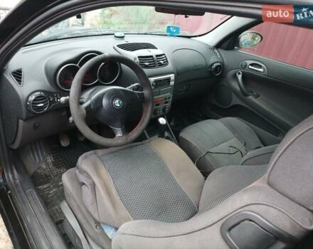 Черный Альфа Ромео 147, объемом двигателя 1.6 л и пробегом 299 тыс. км за 3500 $, фото 3 на Automoto.ua