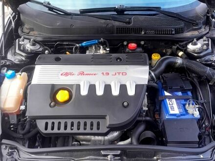 Черный Альфа Ромео 147, объемом двигателя 1.9 л и пробегом 34900 тыс. км за 2200 $, фото 1 на Automoto.ua