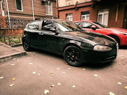 Чорний Альфа Ромео 147, об'ємом двигуна 2 л та пробігом 280 тис. км за 1900 $, фото 1 на Automoto.ua