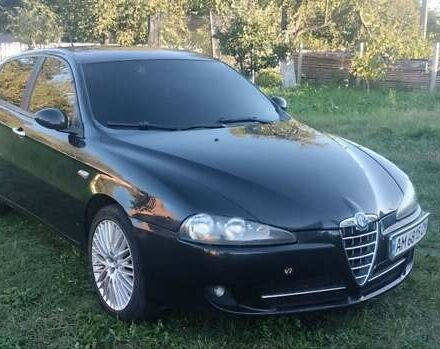 Черный Альфа Ромео 147, объемом двигателя 1.6 л и пробегом 273 тыс. км за 4400 $, фото 1 на Automoto.ua