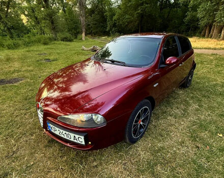 Красный Альфа Ромео 147, объемом двигателя 2 л и пробегом 211 тыс. км за 6000 $, фото 1 на Automoto.ua