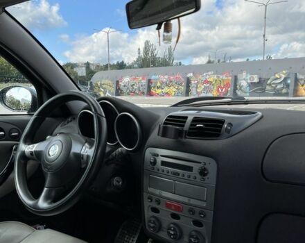 Серый Альфа Ромео 147, объемом двигателя 2 л и пробегом 176 тыс. км за 2990 $, фото 5 на Automoto.ua