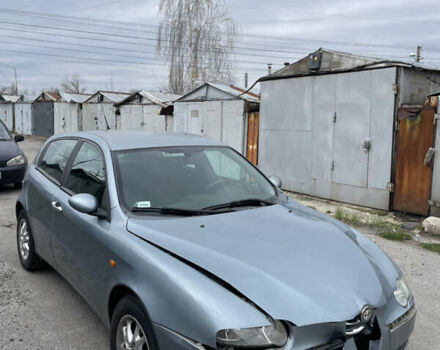 Серый Альфа Ромео 147, объемом двигателя 1.6 л и пробегом 194 тыс. км за 2300 $, фото 2 на Automoto.ua