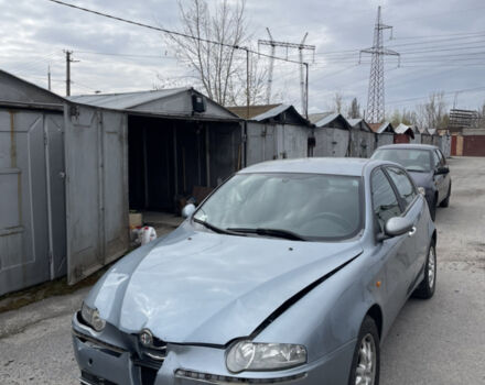 Сірий Альфа Ромео 147, об'ємом двигуна 1.6 л та пробігом 194 тис. км за 2300 $, фото 1 на Automoto.ua