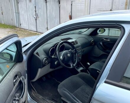 Серый Альфа Ромео 147, объемом двигателя 1.6 л и пробегом 194 тыс. км за 2600 $, фото 4 на Automoto.ua