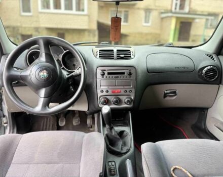 Серый Альфа Ромео 147, объемом двигателя 1.6 л и пробегом 100 тыс. км за 3000 $, фото 5 на Automoto.ua