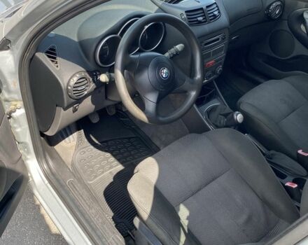 Сірий Альфа Ромео 147, об'ємом двигуна 1.6 л та пробігом 283 тис. км за 3400 $, фото 4 на Automoto.ua