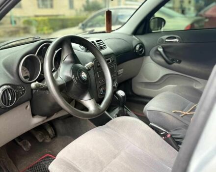 Серый Альфа Ромео 147, объемом двигателя 1.6 л и пробегом 100 тыс. км за 3000 $, фото 4 на Automoto.ua