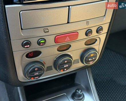 Сірий Альфа Ромео 147, об'ємом двигуна 1.6 л та пробігом 208 тис. км за 3499 $, фото 45 на Automoto.ua