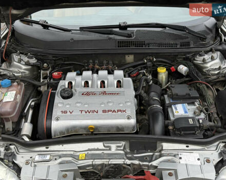 Сірий Альфа Ромео 147, об'ємом двигуна 1.6 л та пробігом 208 тис. км за 3499 $, фото 10 на Automoto.ua