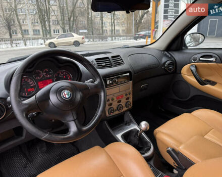 Сірий Альфа Ромео 147, об'ємом двигуна 1.6 л та пробігом 208 тис. км за 3499 $, фото 8 на Automoto.ua