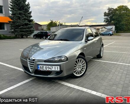 Серый Альфа Ромео 147, объемом двигателя 1.9 л и пробегом 190 тыс. км за 5000 $, фото 7 на Automoto.ua