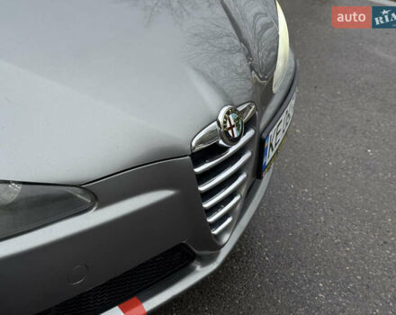 Сірий Альфа Ромео 147, об'ємом двигуна 1.6 л та пробігом 208 тис. км за 3499 $, фото 33 на Automoto.ua