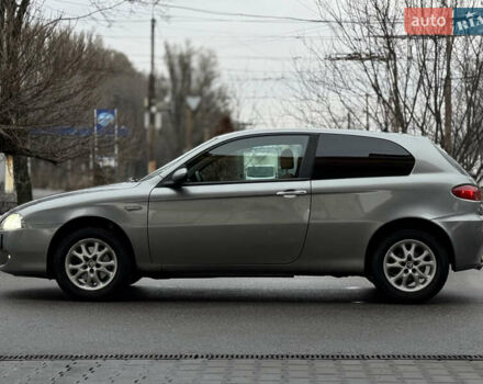 Сірий Альфа Ромео 147, об'ємом двигуна 1.6 л та пробігом 208 тис. км за 3499 $, фото 1 на Automoto.ua