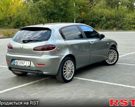 Серый Альфа Ромео 147, объемом двигателя 1.9 л и пробегом 190 тыс. км за 5000 $, фото 3 на Automoto.ua