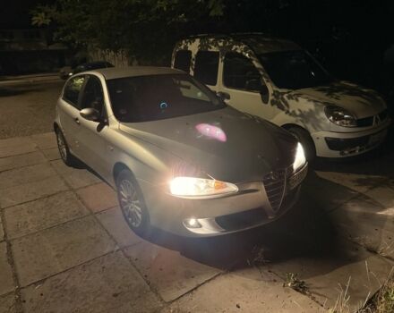 Серый Альфа Ромео 147, объемом двигателя 1.9 л и пробегом 285 тыс. км за 3500 $, фото 5 на Automoto.ua