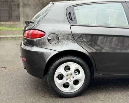 Сірий Альфа Ромео 147, об'ємом двигуна 1.9 л та пробігом 299 тис. км за 1999 $, фото 20 на Automoto.ua