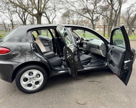 Сірий Альфа Ромео 147, об'ємом двигуна 1.9 л та пробігом 299 тис. км за 1999 $, фото 21 на Automoto.ua