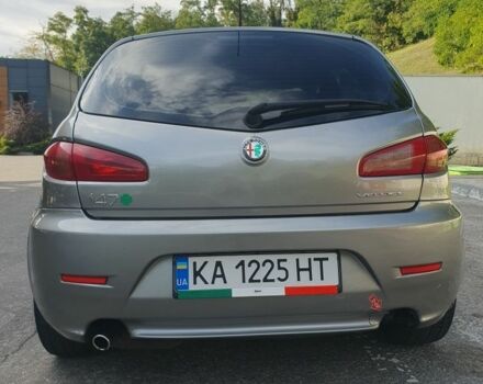 Сірий Альфа Ромео 147, об'ємом двигуна 2 л та пробігом 230 тис. км за 3227 $, фото 4 на Automoto.ua