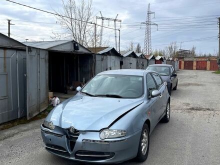 Сірий Альфа Ромео 147, об'ємом двигуна 1.6 л та пробігом 194 тис. км за 2600 $, фото 1 на Automoto.ua