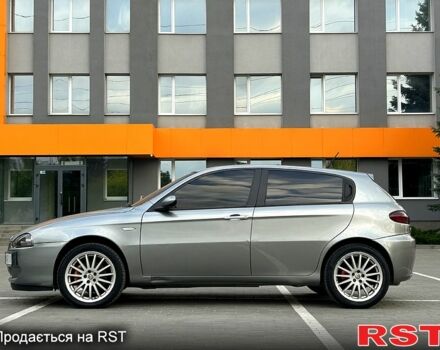 Серый Альфа Ромео 147, объемом двигателя 1.9 л и пробегом 190 тыс. км за 5000 $, фото 1 на Automoto.ua