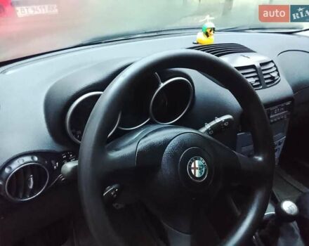 Зеленый Альфа Ромео 147, объемом двигателя 1.6 л и пробегом 255 тыс. км за 1600 $, фото 13 на Automoto.ua