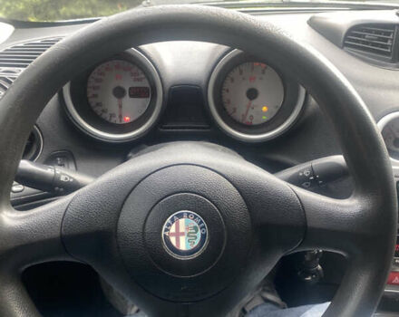 Сірий Альфа Ромео 156, об'ємом двигуна 2 л та пробігом 264 тис. км за 3200 $, фото 4 на Automoto.ua