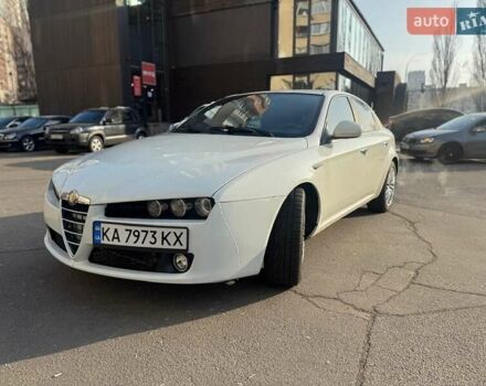 Белый Альфа Ромео 159, объемом двигателя 2.2 л и пробегом 137 тыс. км за 5200 $, фото 6 на Automoto.ua